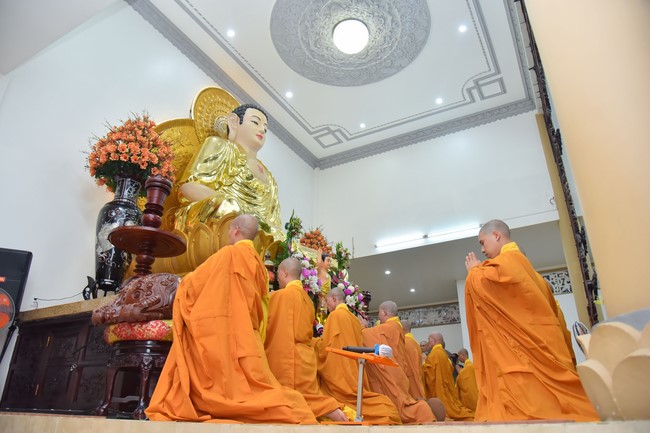 Prostrating five hundred names Bodhisattva Avalokitesvara