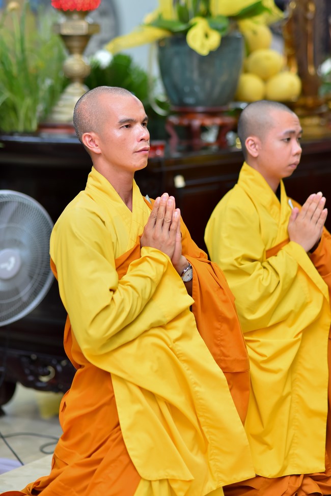 Prostrating five hundred names Bodhisattva Avalokitesvara