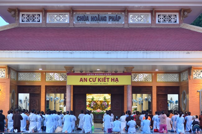 Prostrating five hundred names Bodhisattva Avalokitesvara