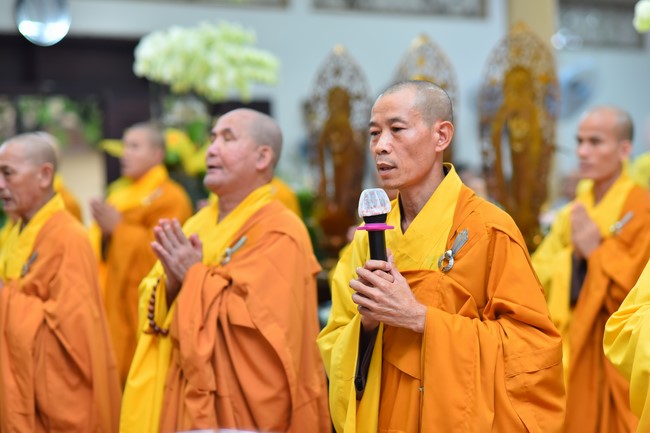 Prostrating five hundred names Bodhisattva Avalokitesvara