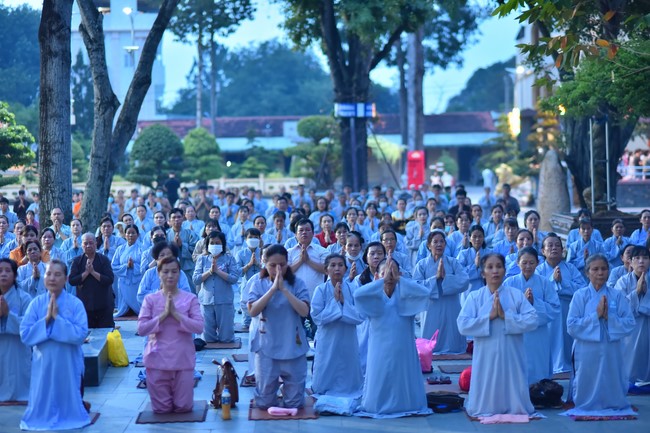 Prostrating five hundred names Bodhisattva Avalokitesvara