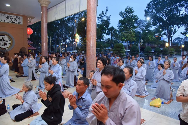 Prostrating five hundred names Bodhisattva Avalokitesvara