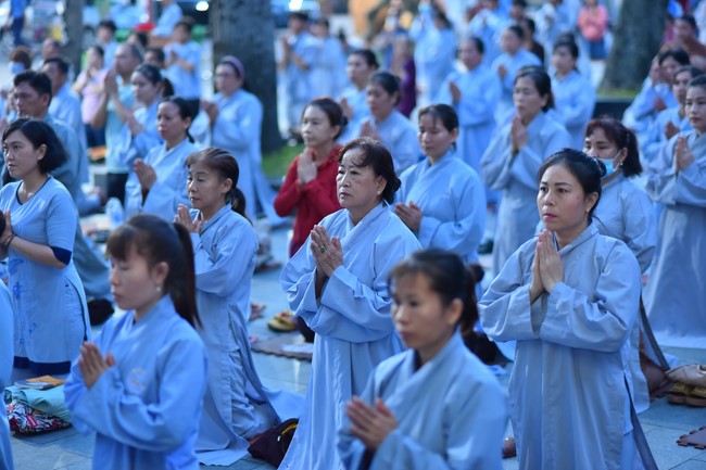 Prostrating five hundred names Bodhisattva Avalokitesvara