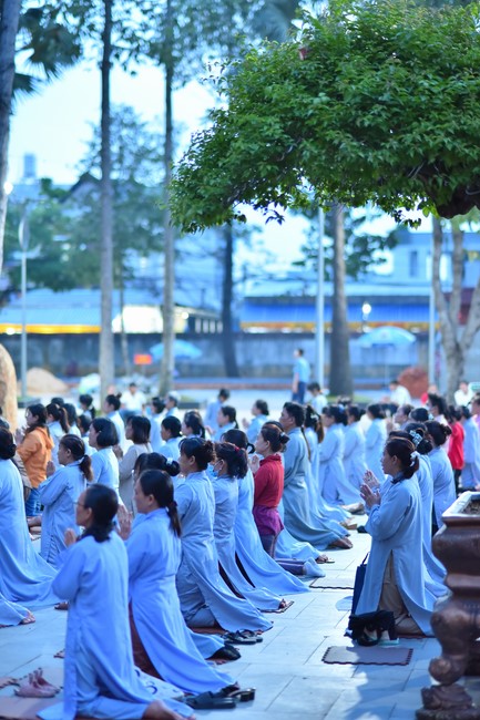 Prostrating five hundred names Bodhisattva Avalokitesvara