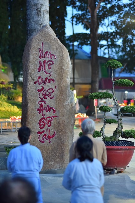 Prostrating five hundred names Bodhisattva Avalokitesvara