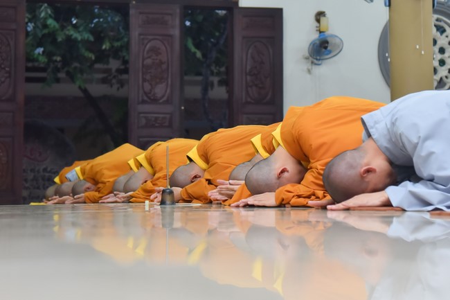 Prostrating five hundred names Bodhisattva Avalokitesvara