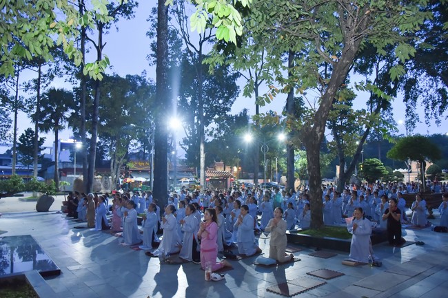 Prostrating five hundred names Bodhisattva Avalokitesvara