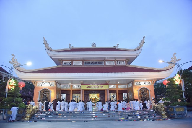 Prostrating five hundred names Bodhisattva Avalokitesvara