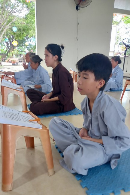 Practice and charity on the full moon day at Dong Cao Pagoda, Thanh Hoa