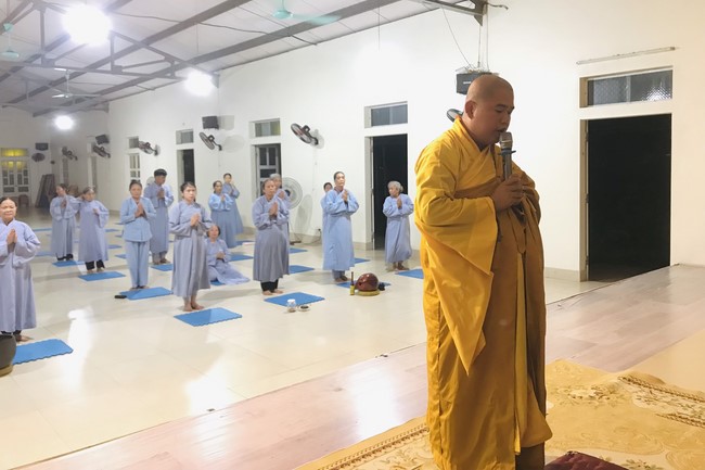 Practice and charity on the full moon day at Dong Cao Pagoda, Thanh Hoa