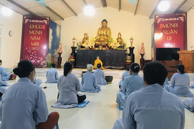 Practice and charity on the full moon day at Dong Cao Pagoda, Thanh Hoa