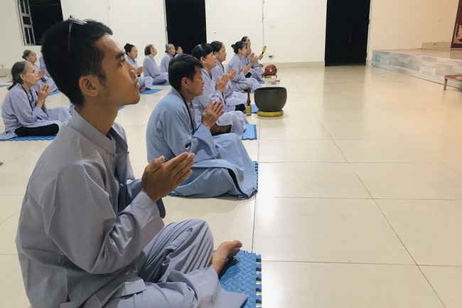 Practice and charity on the full moon day at Dong Cao Pagoda, Thanh Hoa