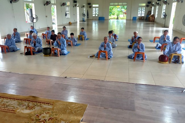 Practice and charity on the full moon day at Dong Cao Pagoda, Thanh Hoa
