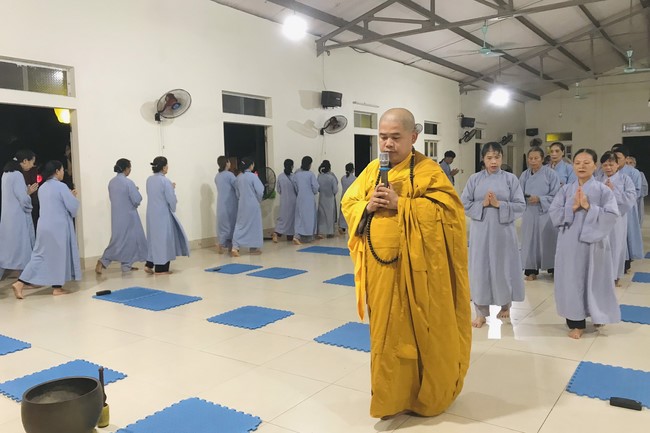 Practice and charity on the full moon day at Dong Cao Pagoda, Thanh Hoa
