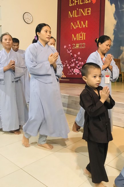 Practice and charity on the full moon day at Dong Cao Pagoda, Thanh Hoa