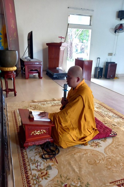 Practice and charity on the full moon day at Dong Cao Pagoda, Thanh Hoa