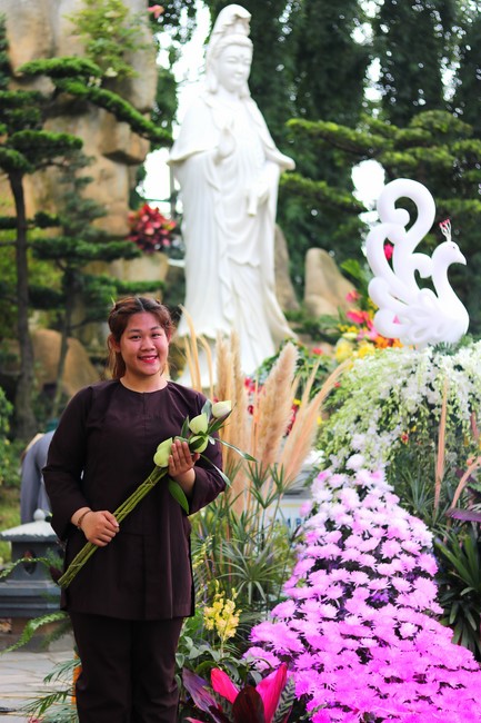 Lễ Hoa đăng kỷ niệm đức Bồ Tát Quán Thế Âm thành đạo