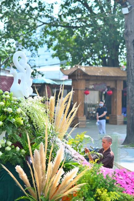 Lễ Hoa đăng kỷ niệm đức Bồ Tát Quán Thế Âm thành đạo