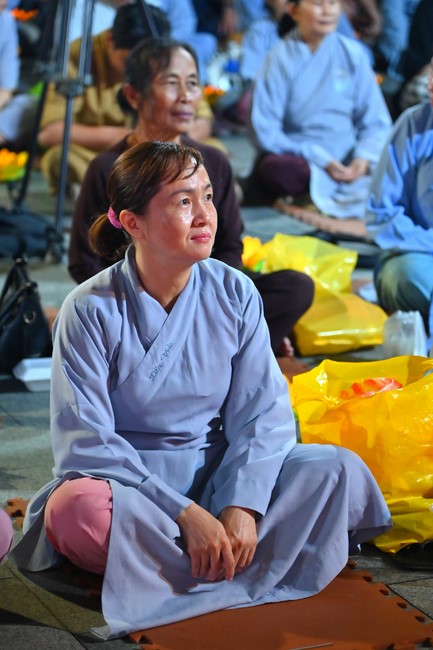 Lễ Hoa đăng kỷ niệm đức Bồ Tát Quán Thế Âm thành đạo