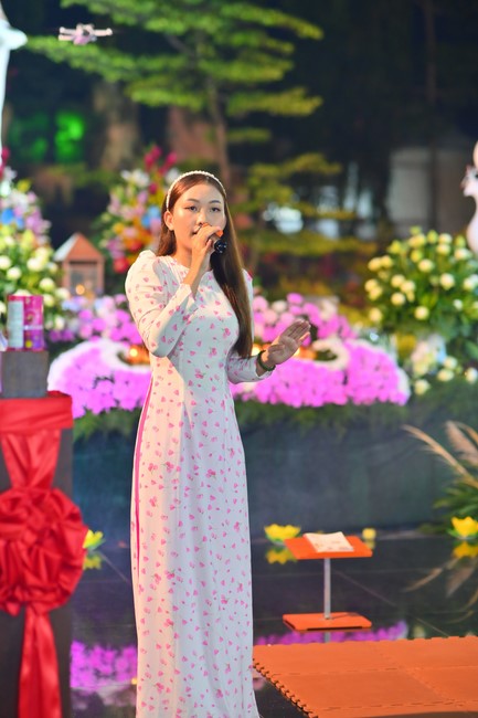 Lễ Hoa đăng kỷ niệm đức Bồ Tát Quán Thế Âm thành đạo