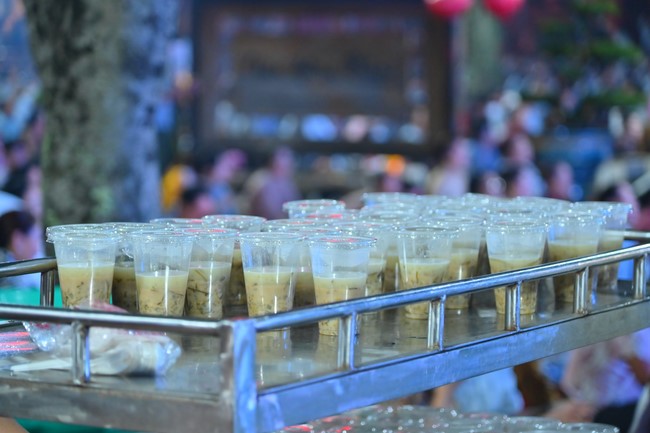 Lễ Hoa đăng kỷ niệm đức Bồ Tát Quán Thế Âm thành đạo