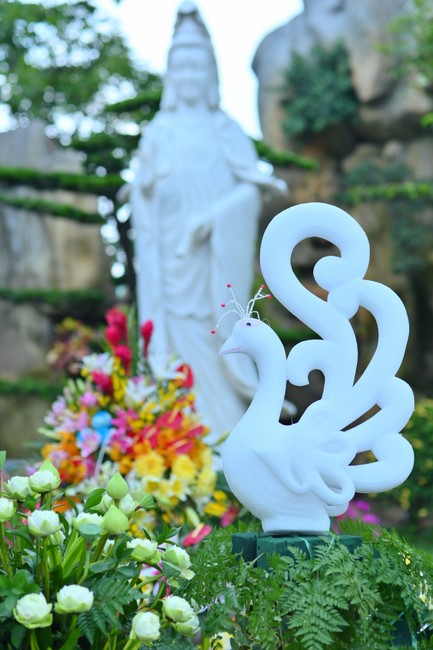 Lễ Hoa đăng kỷ niệm đức Bồ Tát Quán Thế Âm thành đạo