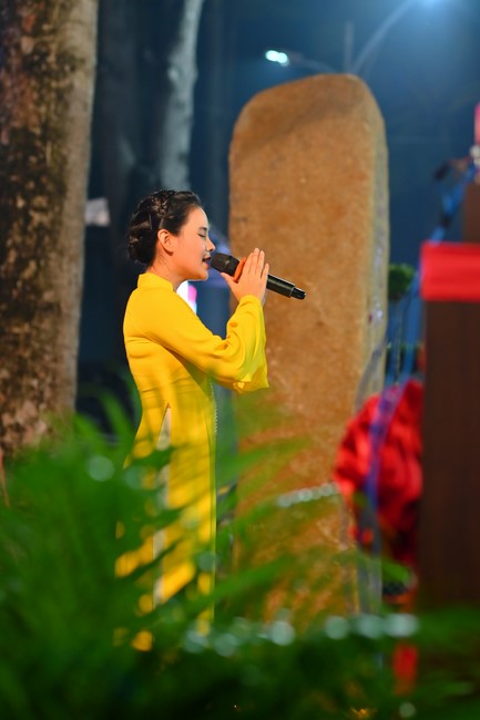 Lễ Hoa đăng kỷ niệm đức Bồ Tát Quán Thế Âm thành đạo