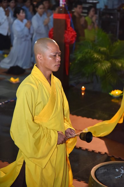 Lễ Hoa đăng kỷ niệm đức Bồ Tát Quán Thế Âm thành đạo