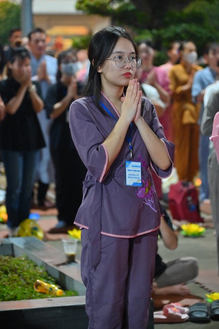 Lễ Hoa đăng kỷ niệm đức Bồ Tát Quán Thế Âm thành đạo