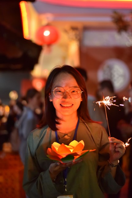 Lễ Hoa đăng kỷ niệm đức Bồ Tát Quán Thế Âm thành đạo