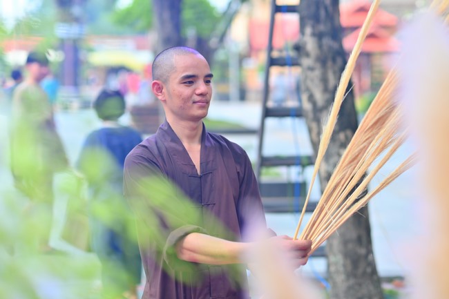 Lễ Hoa đăng kỷ niệm đức Bồ Tát Quán Thế Âm thành đạo