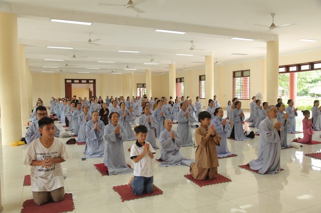 One- day Retreat at Giai Lam Pagoda - Ha Tinh