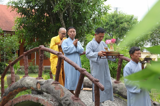 One- day Retreat at Giai Lam Pagoda - Ha Tinh