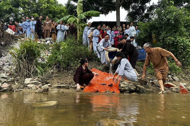 One- day Retreat at Giai Lam Pagoda - Ha Tinh
