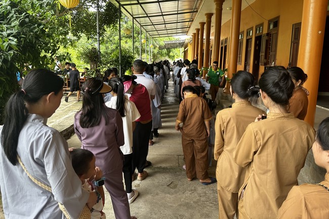 One- day Retreat at Giai Lam Pagoda - Ha Tinh