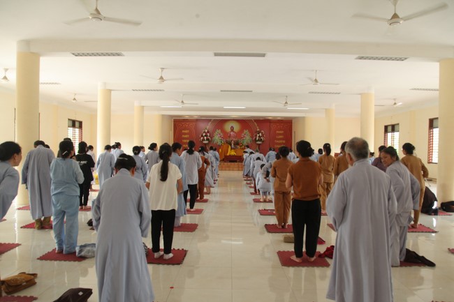 One- day Retreat at Giai Lam Pagoda - Ha Tinh
