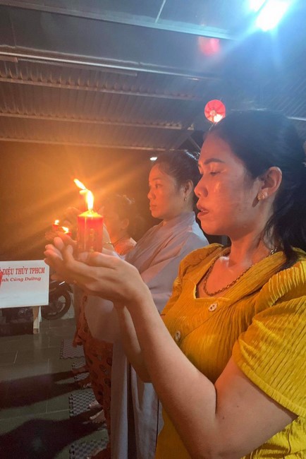 Prostrating five hundred names Bodhisattva Avalokitesvara at Truong Phap Pagoda, Hau Giang
