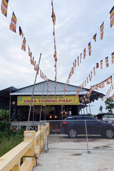 Prostrating five hundred names Bodhisattva Avalokitesvara at Truong Phap Pagoda, Hau Giang