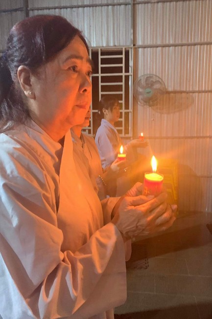 Prostrating five hundred names Bodhisattva Avalokitesvara at Truong Phap Pagoda, Hau Giang