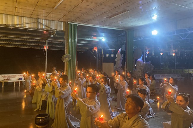 Prostrating five hundred names Bodhisattva Avalokitesvara at Truong Phap Pagoda, Hau Giang