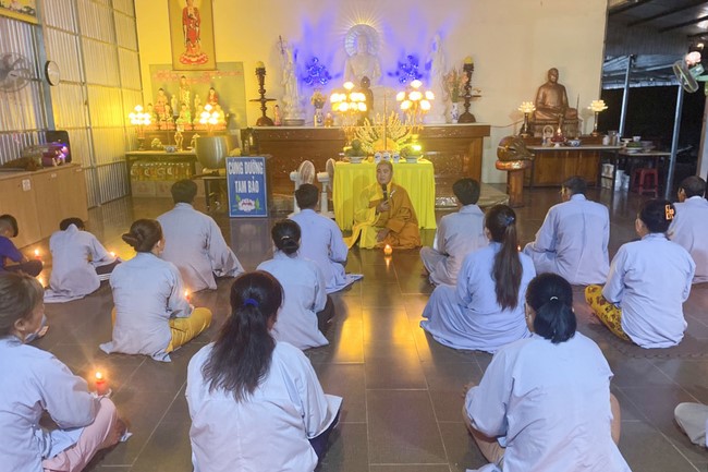 Prostrating five hundred names Bodhisattva Avalokitesvara at Truong Phap Pagoda, Hau Giang