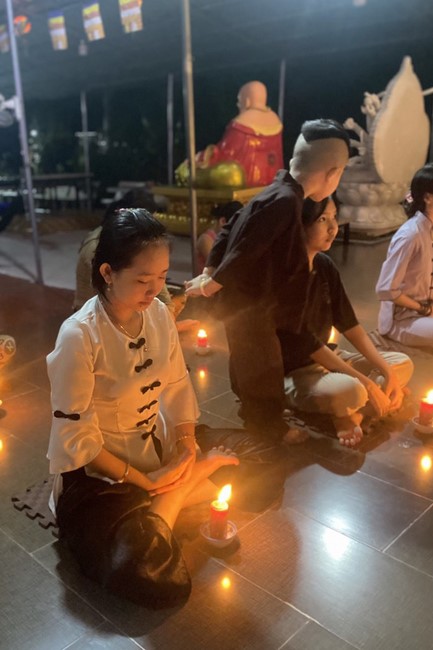 Prostrating five hundred names Bodhisattva Avalokitesvara at Truong Phap Pagoda, Hau Giang