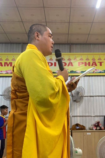Prostrating five hundred names Bodhisattva Avalokitesvara at Truong Phap Pagoda, Hau Giang