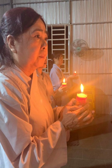 Prostrating five hundred names Bodhisattva Avalokitesvara at Truong Phap Pagoda, Hau Giang