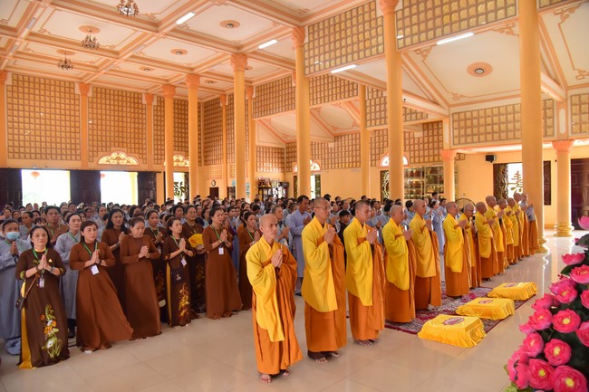 Nhóm Hiểu và Thương: Cúng dường Trường Hạ - 2023