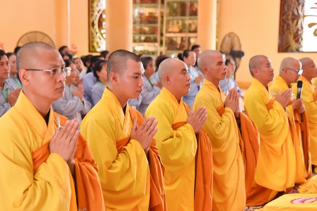 Nhóm Hiểu và Thương: Cúng dường Trường Hạ - 2023