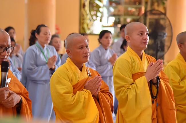 Nhóm Hiểu và Thương: Cúng dường Trường Hạ - 2023