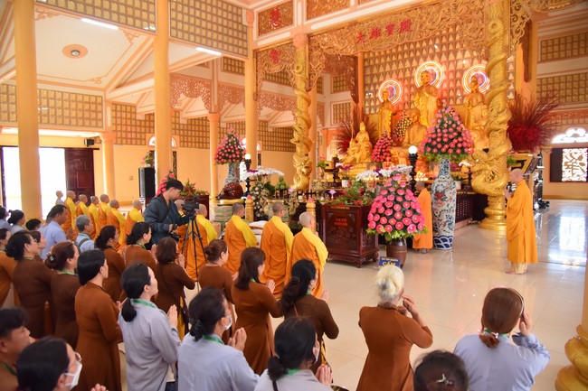 Nhóm Hiểu và Thương: Cúng dường Trường Hạ - 2023