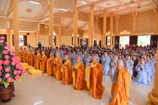 Nhóm Hiểu và Thương: Cúng dường Trường Hạ - 2023