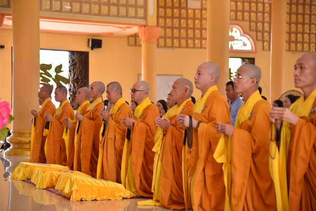 Nhóm Hiểu và Thương: Cúng dường Trường Hạ - 2023